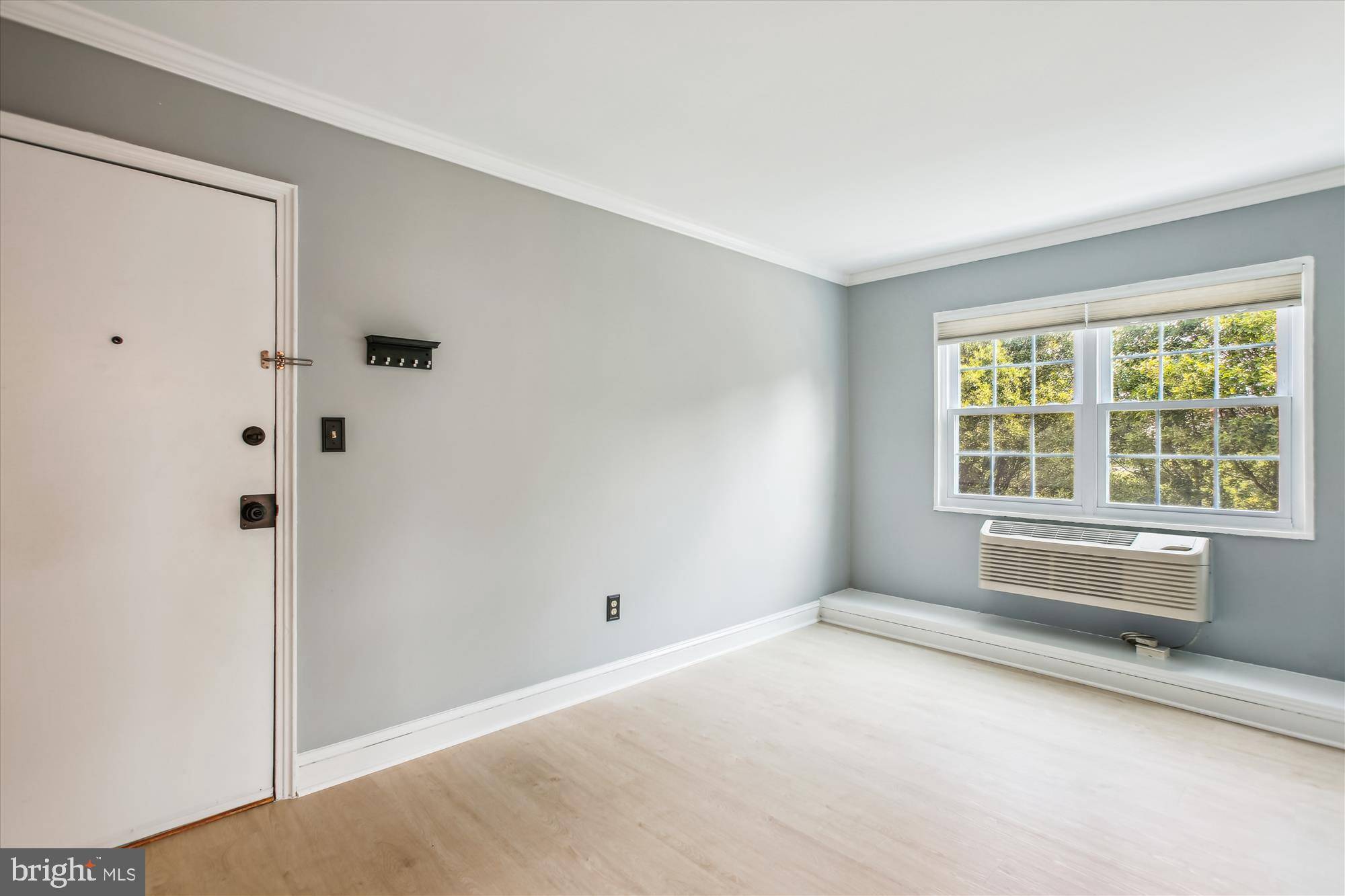 Alexandria, VA 22303,2237 FARRINGTON AVE #301