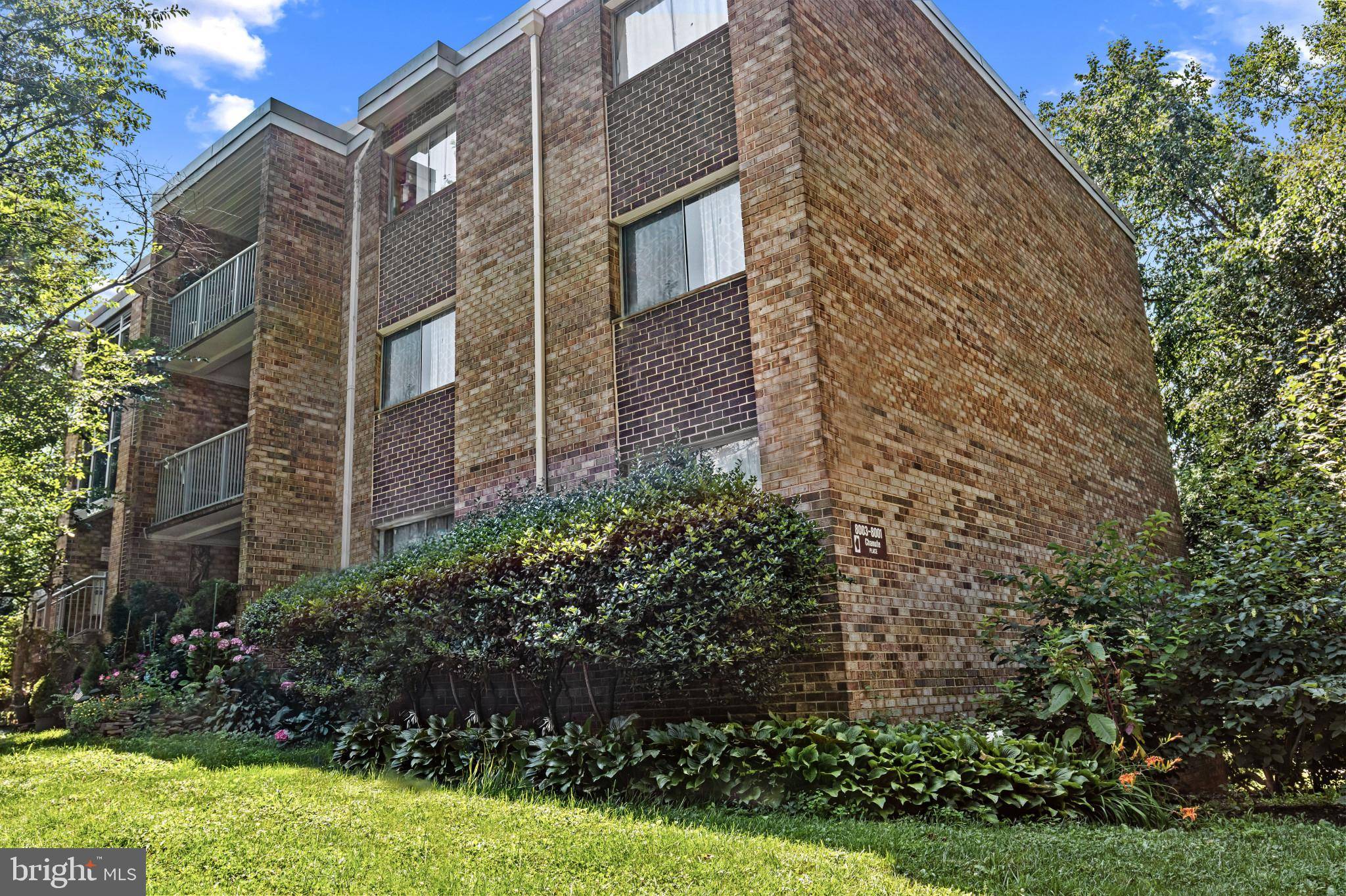 Falls Church, VA 22042,8003 CHANUTE PL #12