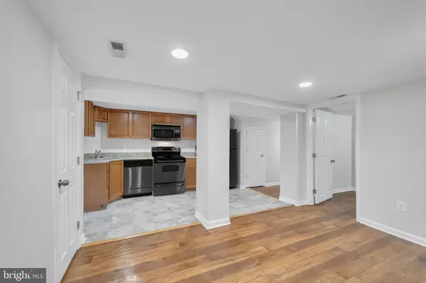 Washington, DC 20002,2411 N CAPITOL ST NE #B