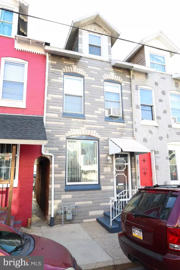 952 MOSS ST, Reading, PA 19604