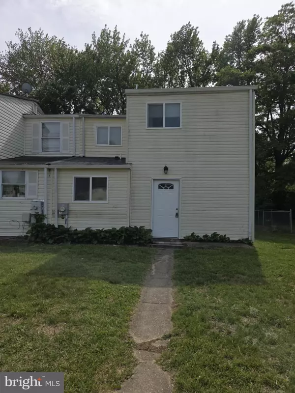 2 PLOVER CIR, Newark, DE 19702