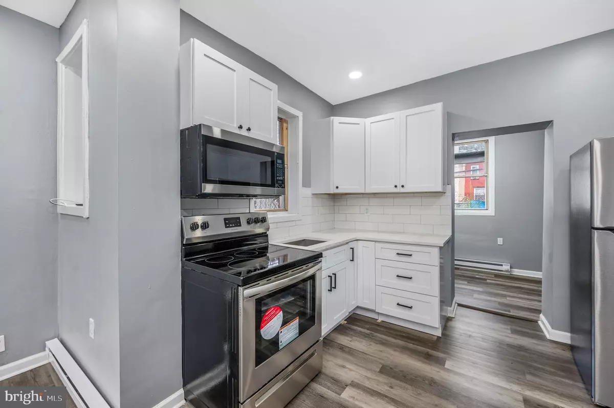 Philadelphia, PA 19140,707 W ONTARIO ST