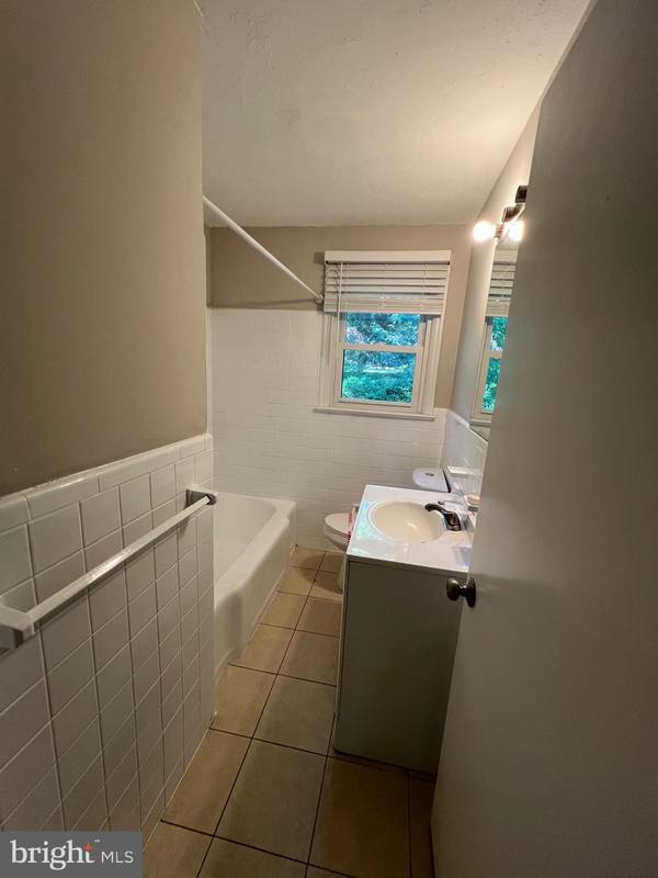 Ewing, NJ 08628,768 RIVER RD