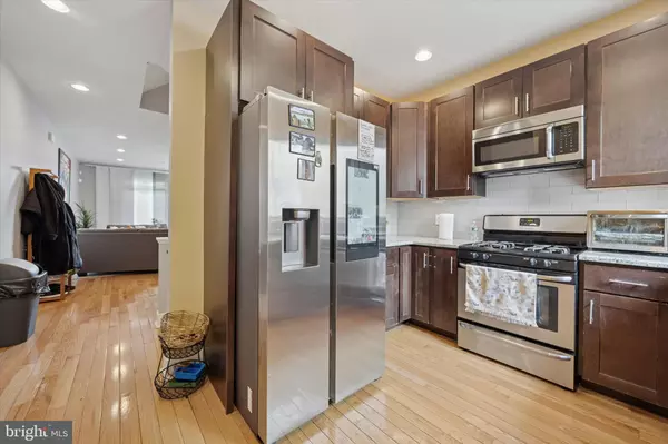 Philadelphia, PA 19146,2002 TITAN ST