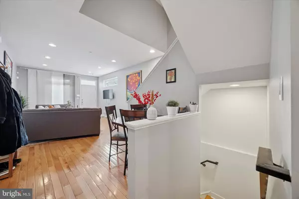 Philadelphia, PA 19146,2002 TITAN ST