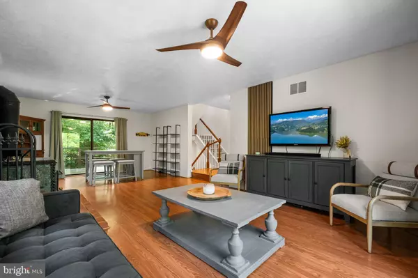 Linden, VA 22642,448 NEWTON DR