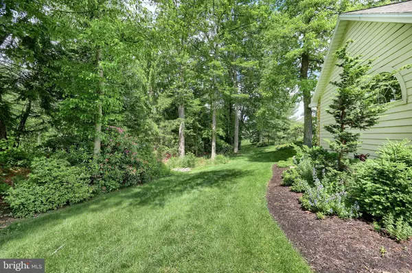 York, PA 17403,2124 TALL OAKS LN