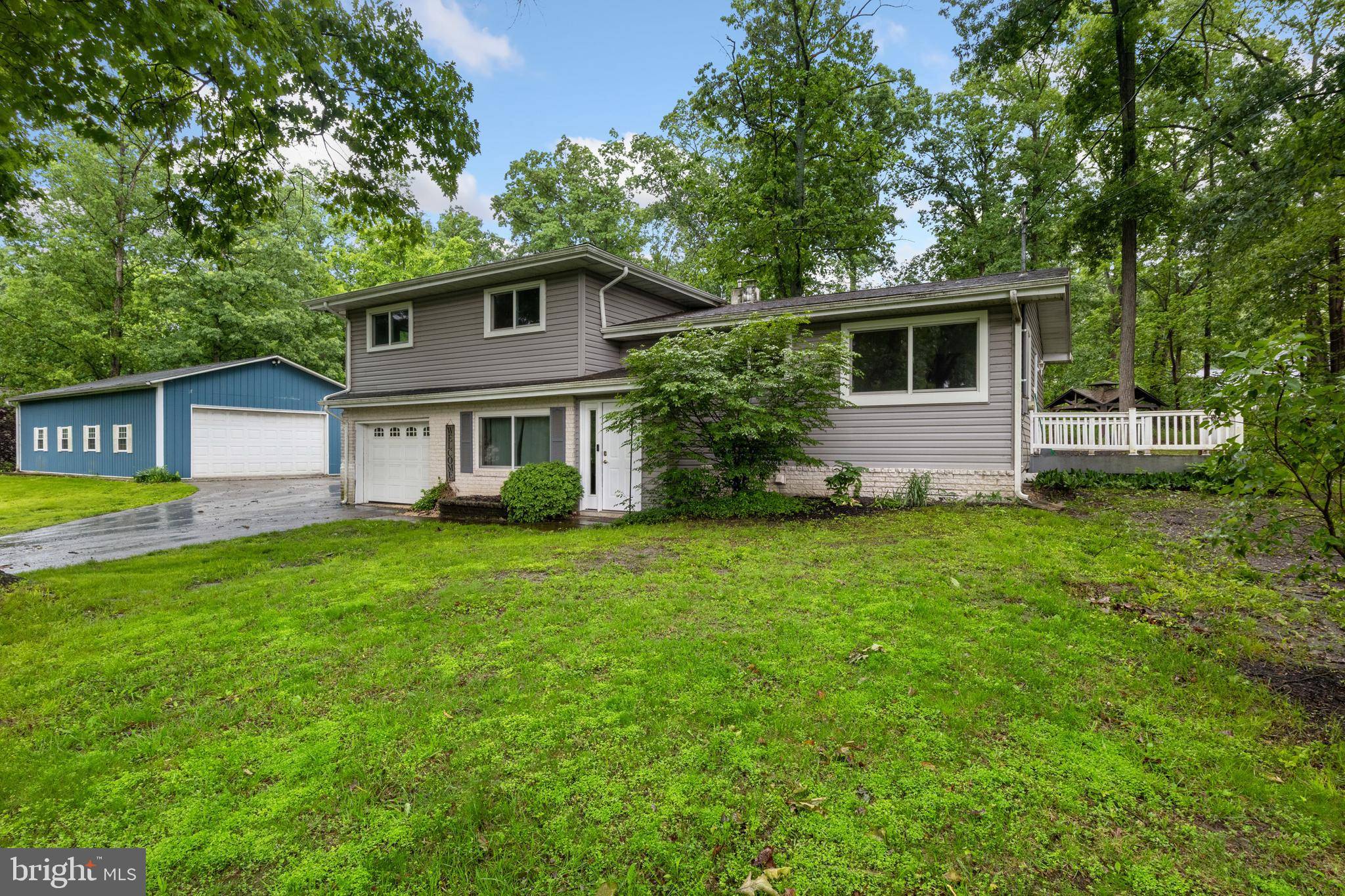 30 HALLECK DR, East Berlin, PA 17316