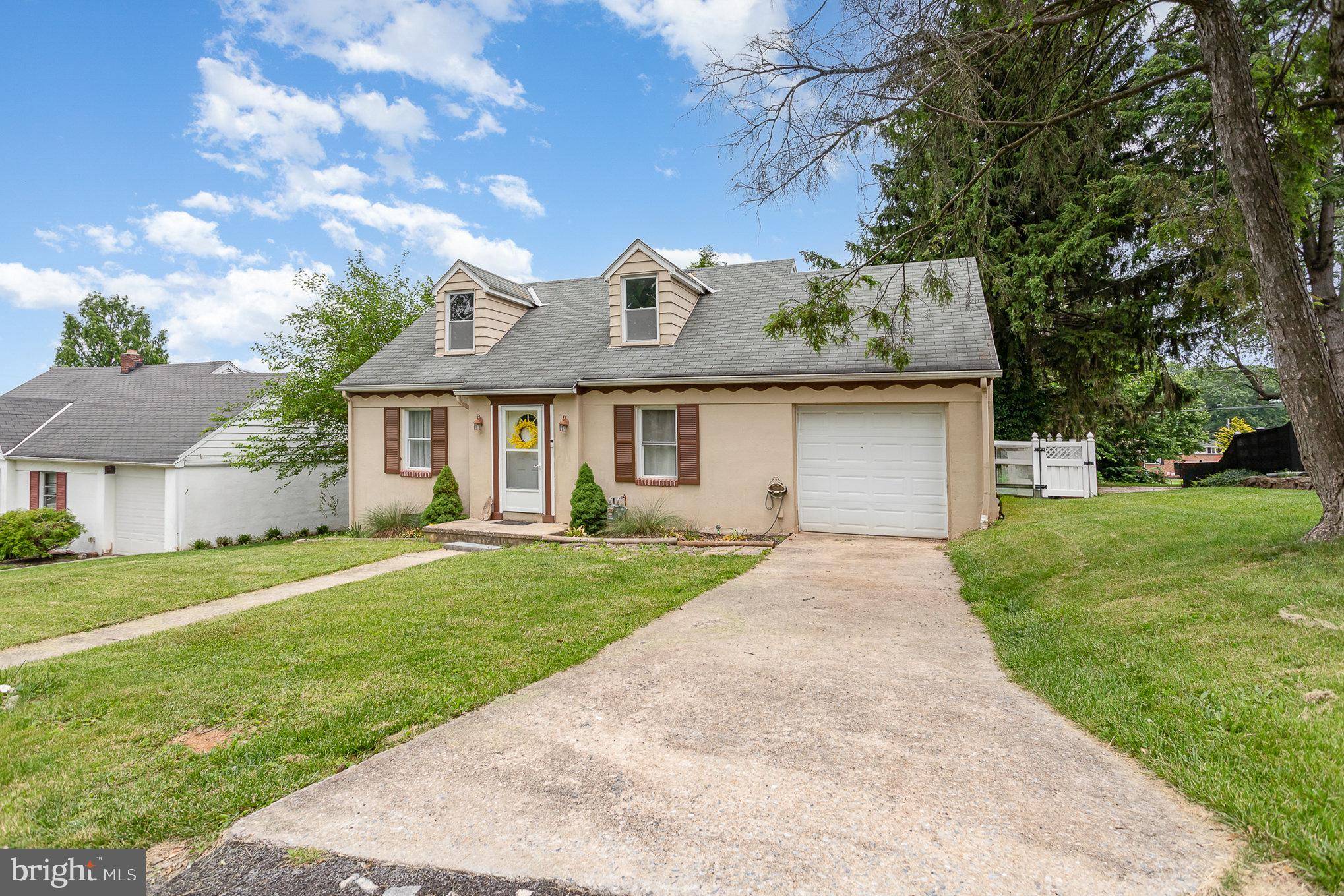 York, PA 17404,17 RIDGEWAY DR