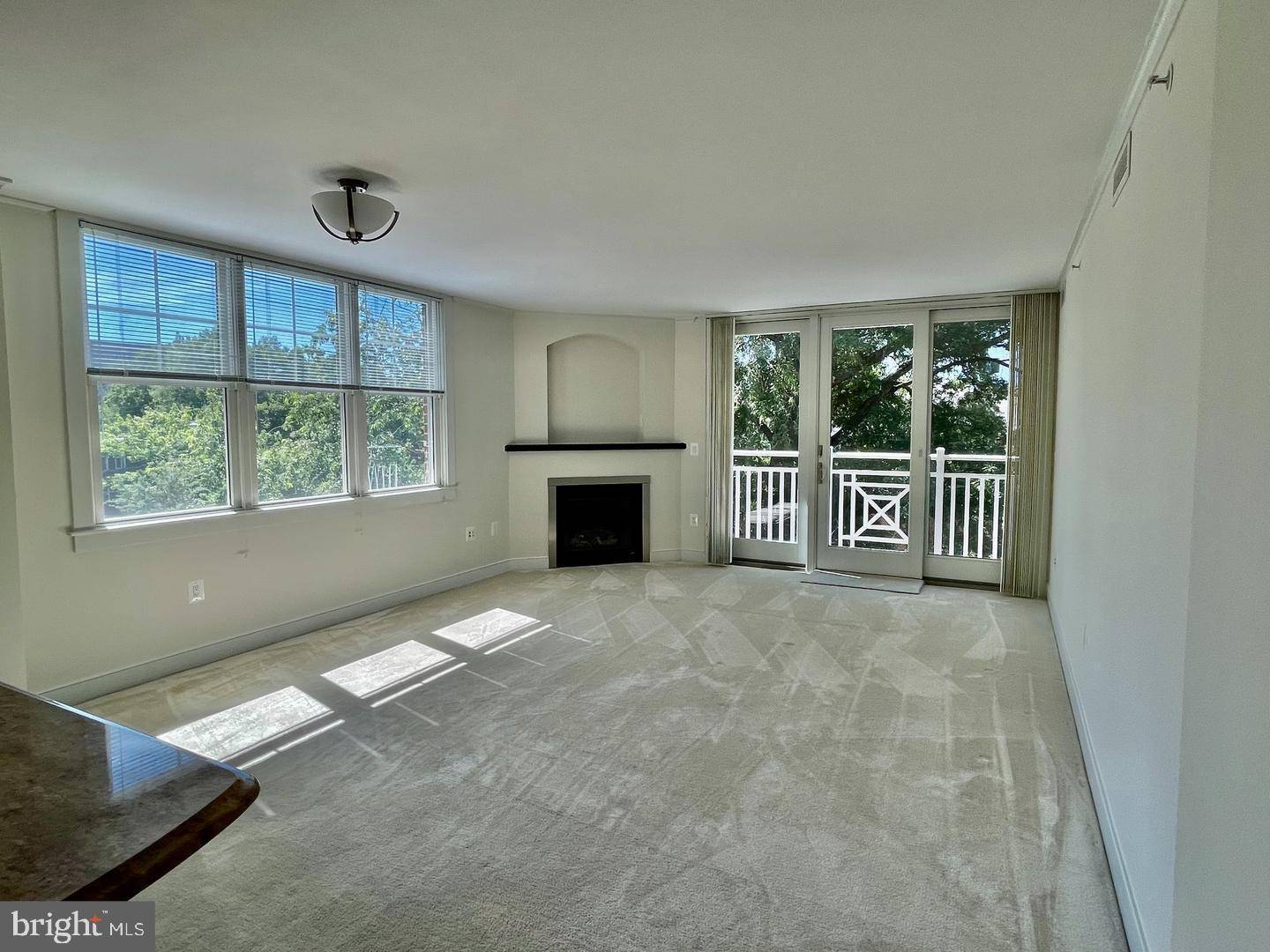 1325 N PIERCE ST #403, Arlington, VA 22209