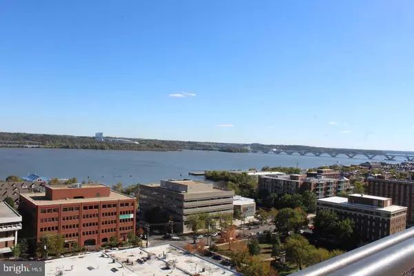 Alexandria, VA 22314,801 N PITT ST N #1206