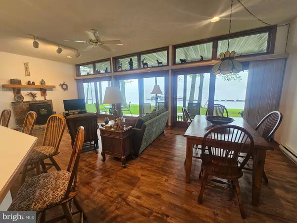 Oakland, MD 21550,939 GLENDALE RD #13