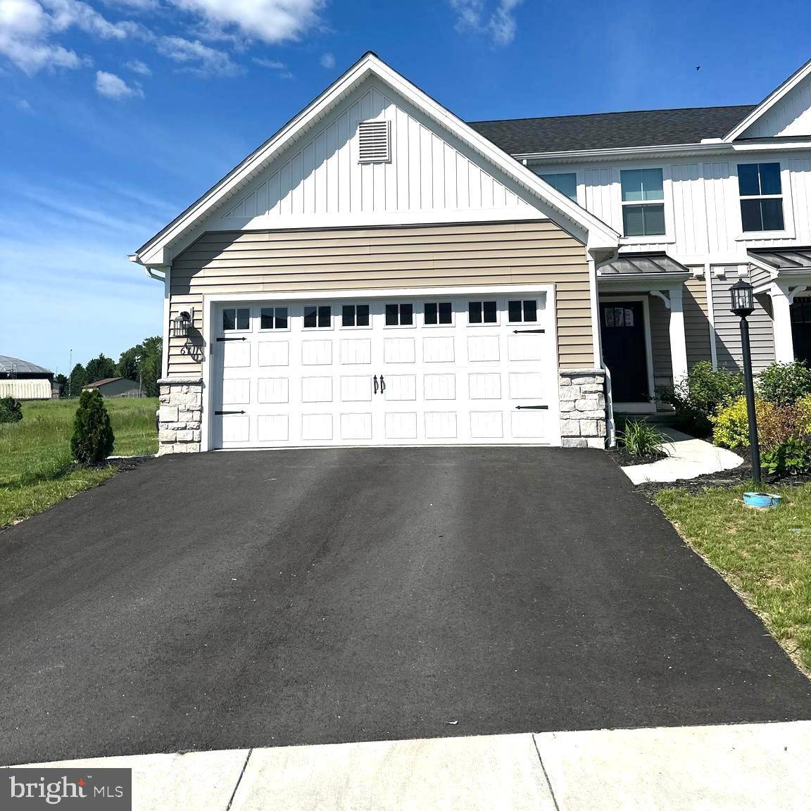67 LONG BEND DR #1, Carlisle, PA 17015