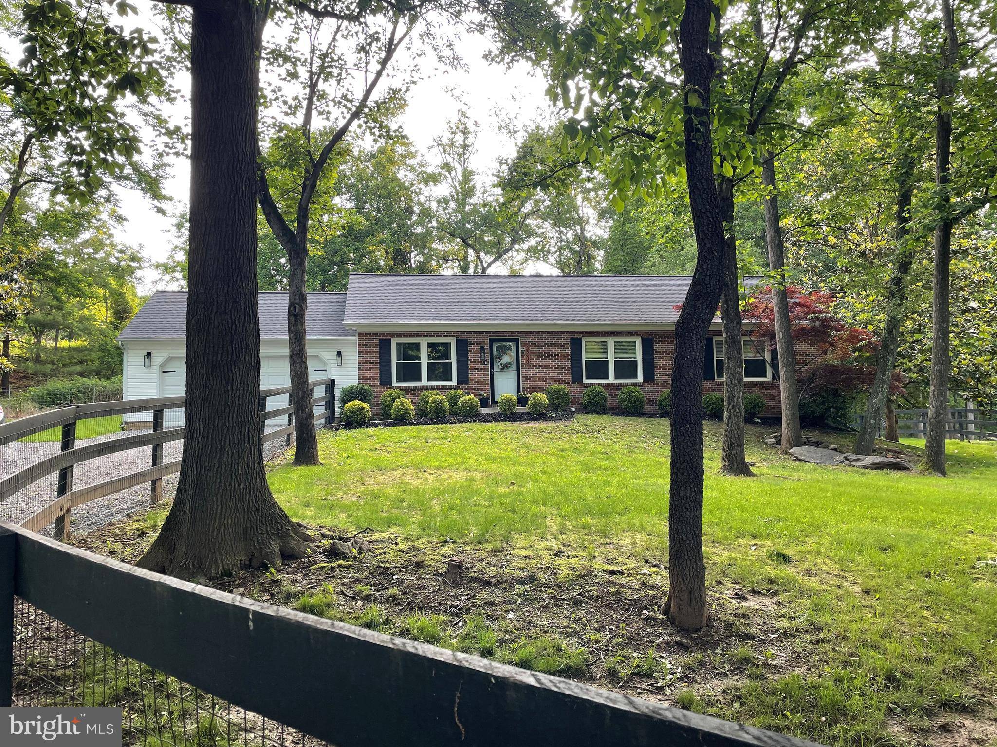 Round Hill, VA 20141,35600 SASSAFRAS DR