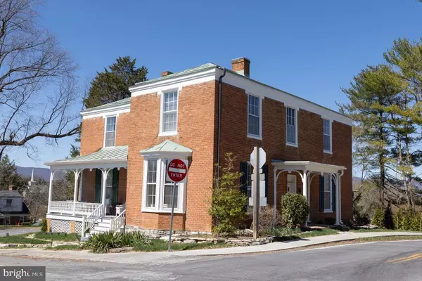 Fincastle, VA 24090,322 MAIN ST E