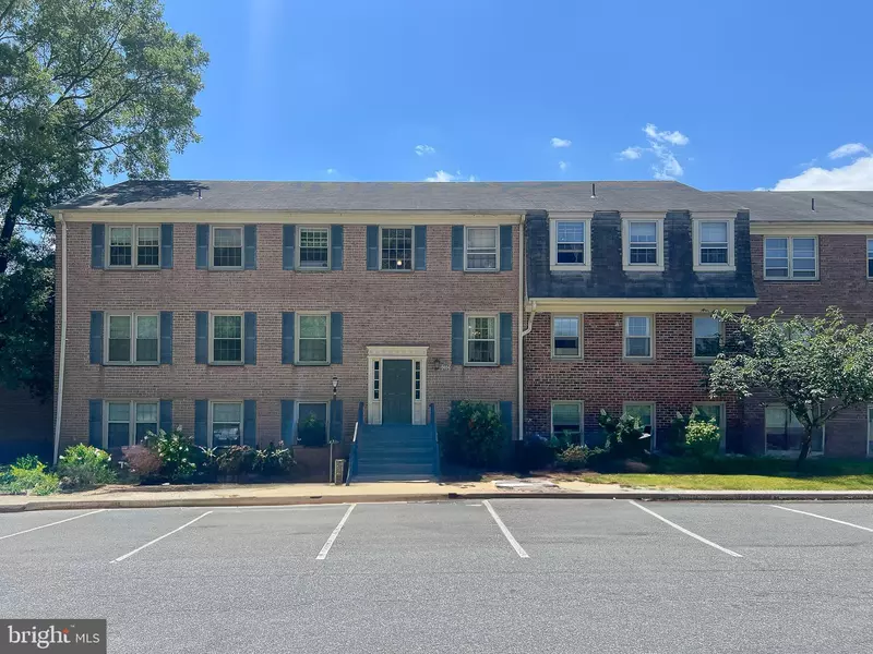6034 WESTCHESTER PARK DR #202, College Park, MD 20740