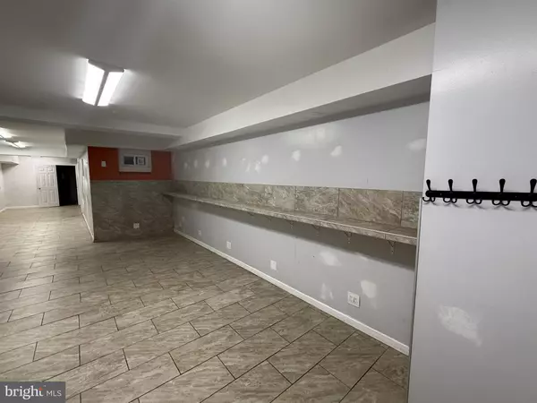 Philadelphia, PA 19121,1535 CECIL B MOORE AVE #STORE FRONT