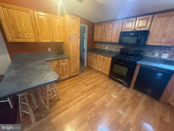 Lancaster, PA 17603,108 WILDBRIAR CT S