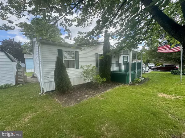 Lancaster, PA 17603,108 WILDBRIAR CT S