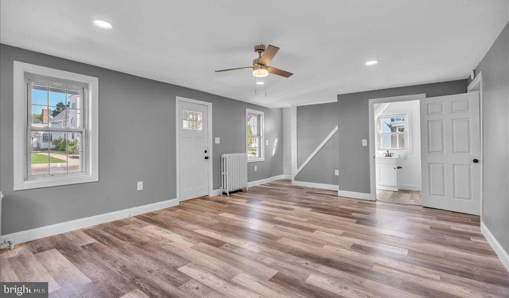 Elmer, NJ 08318,212 BROAD ST