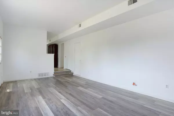 Harrisburg, PA 17111,5137 CLOVER CT