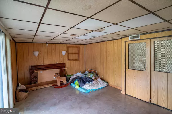 Philadelphia, PA 19142,2826 BITTERN PL