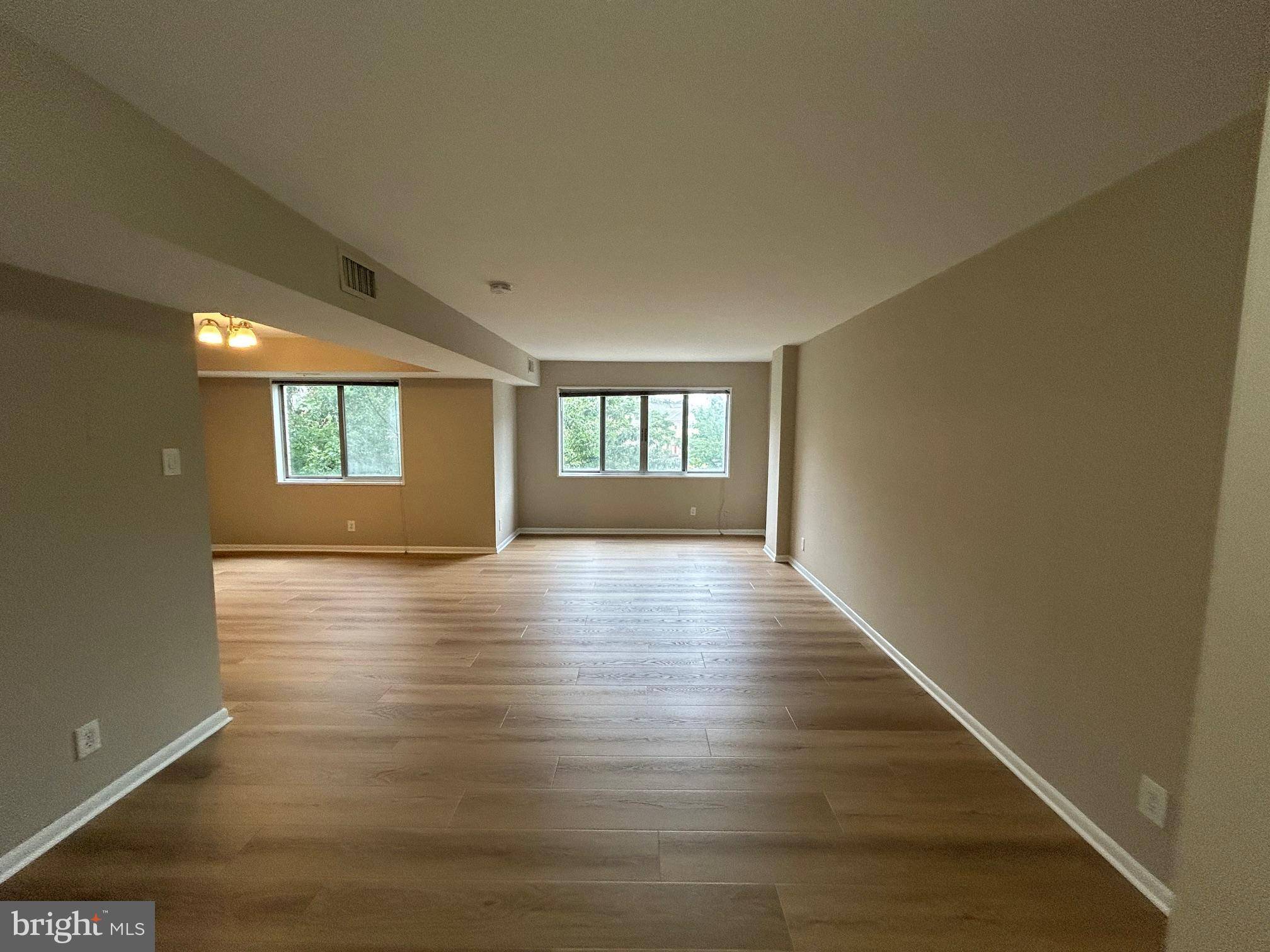 Alexandria, VA 22304,5340 HOLMES RUN PKWY #217