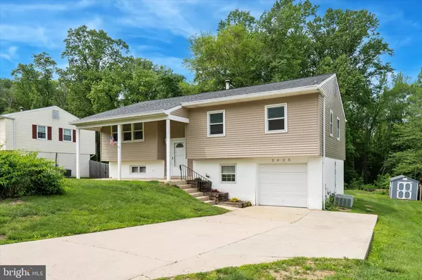 2425 W COLONIAL DR, Upper Chichester, PA 19061