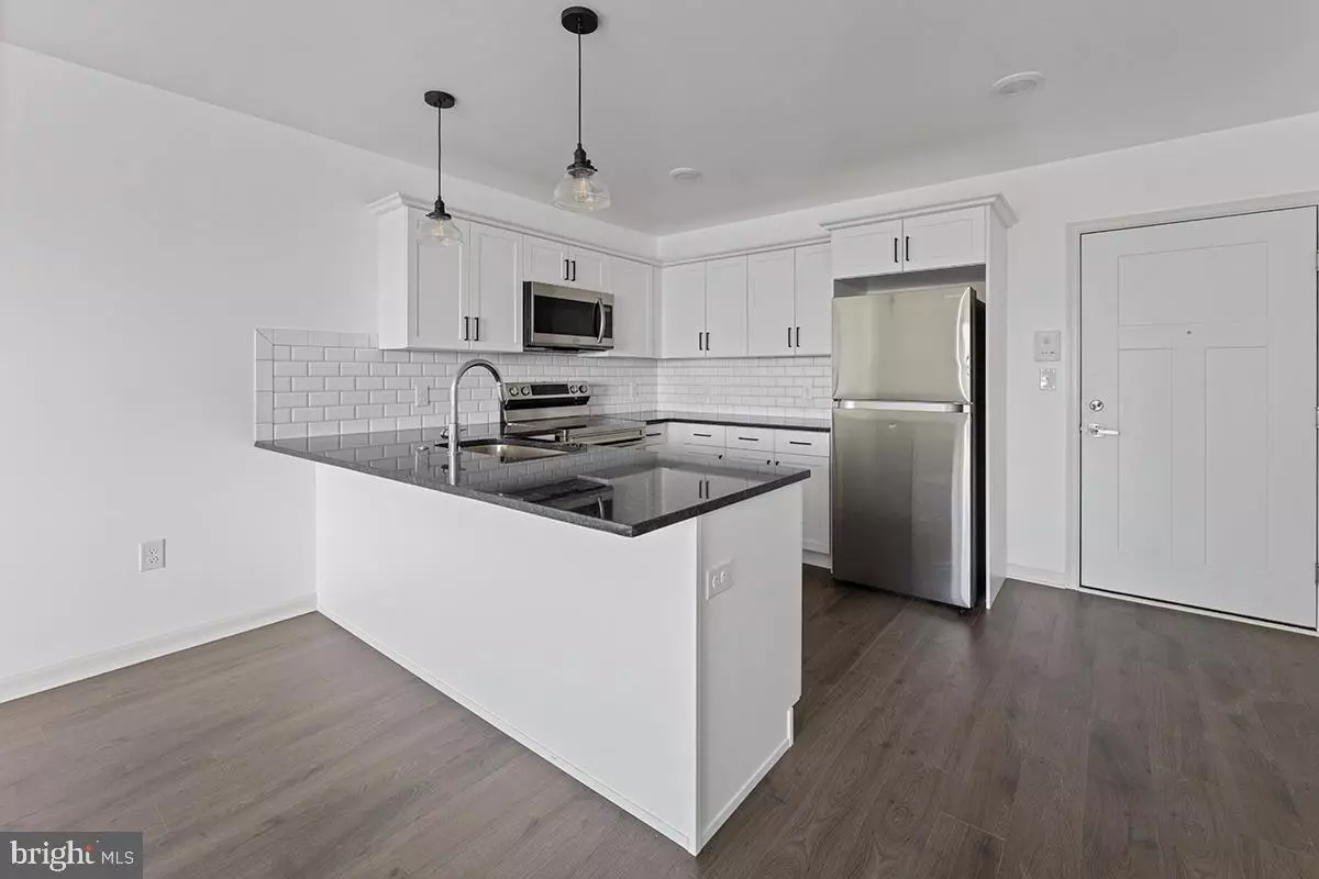 Philadelphia, PA 19128,404 FOUNTAIN ST #402