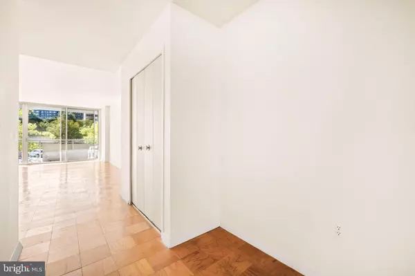 Washington, DC 20008,3001 VEAZEY TER NW #615