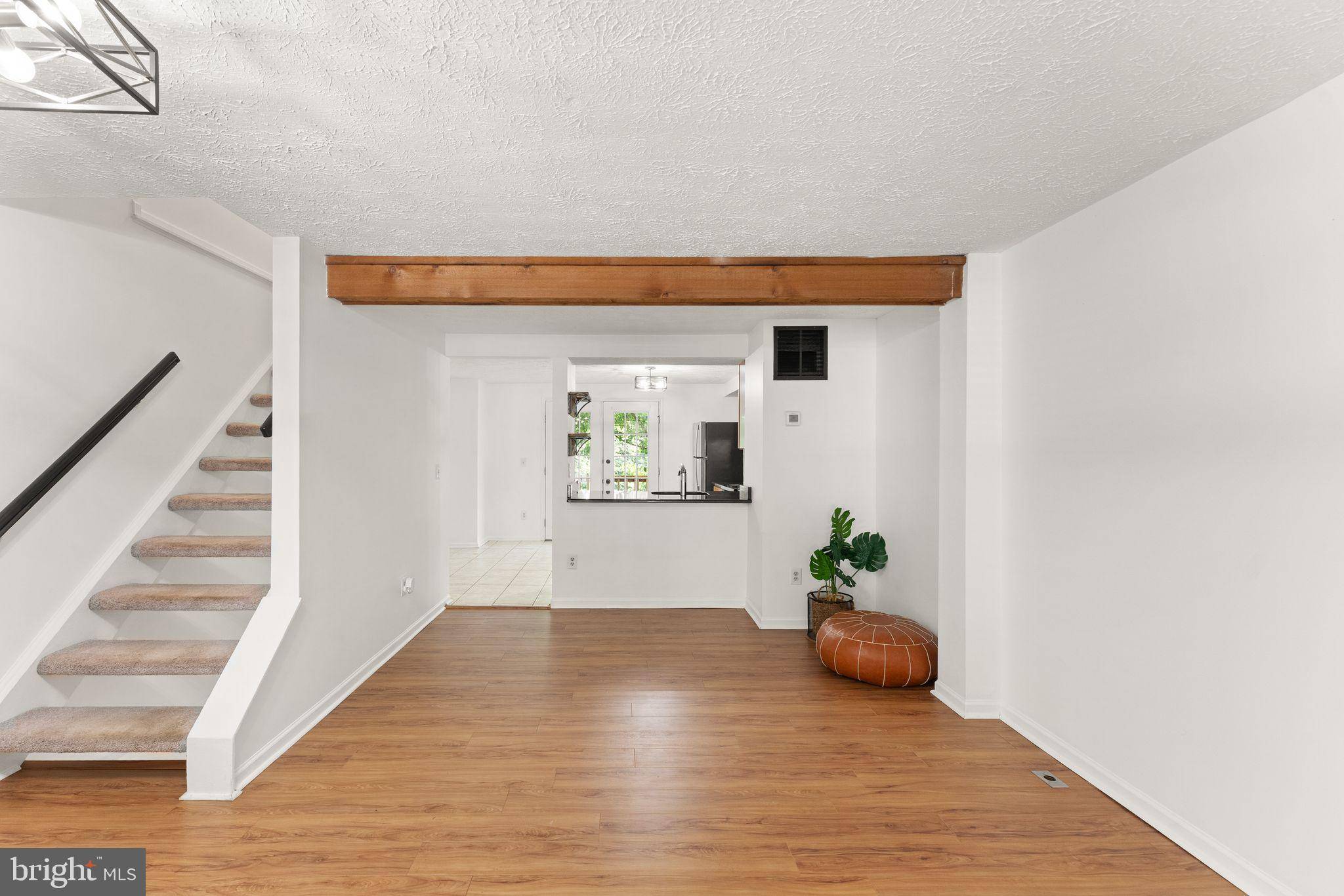 Reston, VA 20191,1941 SAGEWOOD LN