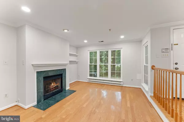 Fairfax, VA 22030,4339 RUNABOUT LN #178