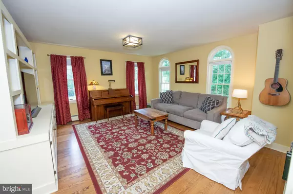 Newtown, PA 18940,107 STOOPVILLE RD