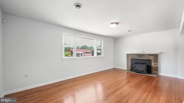 Suitland, MD 20746,5909 CABLE AVE