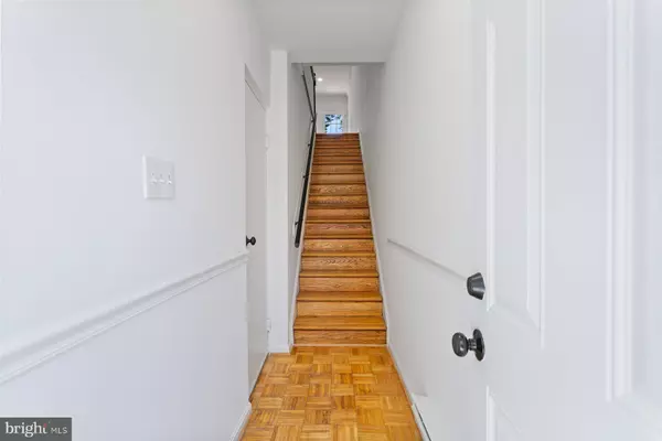 Washington, DC 20003,337 11TH ST SE