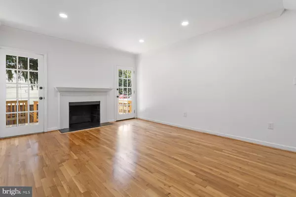 Washington, DC 20003,337 11TH ST SE