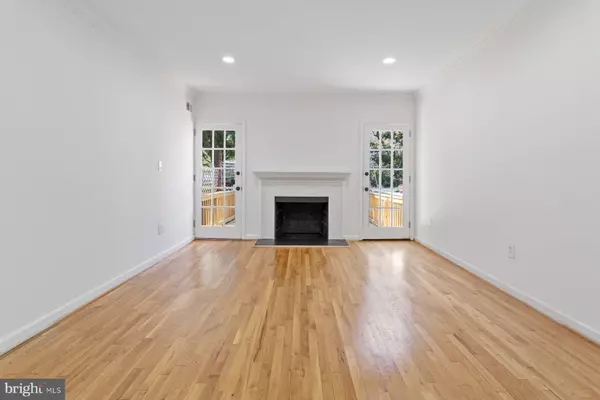 Washington, DC 20003,337 11TH ST SE