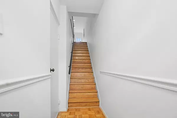 Washington, DC 20003,337 11TH ST SE