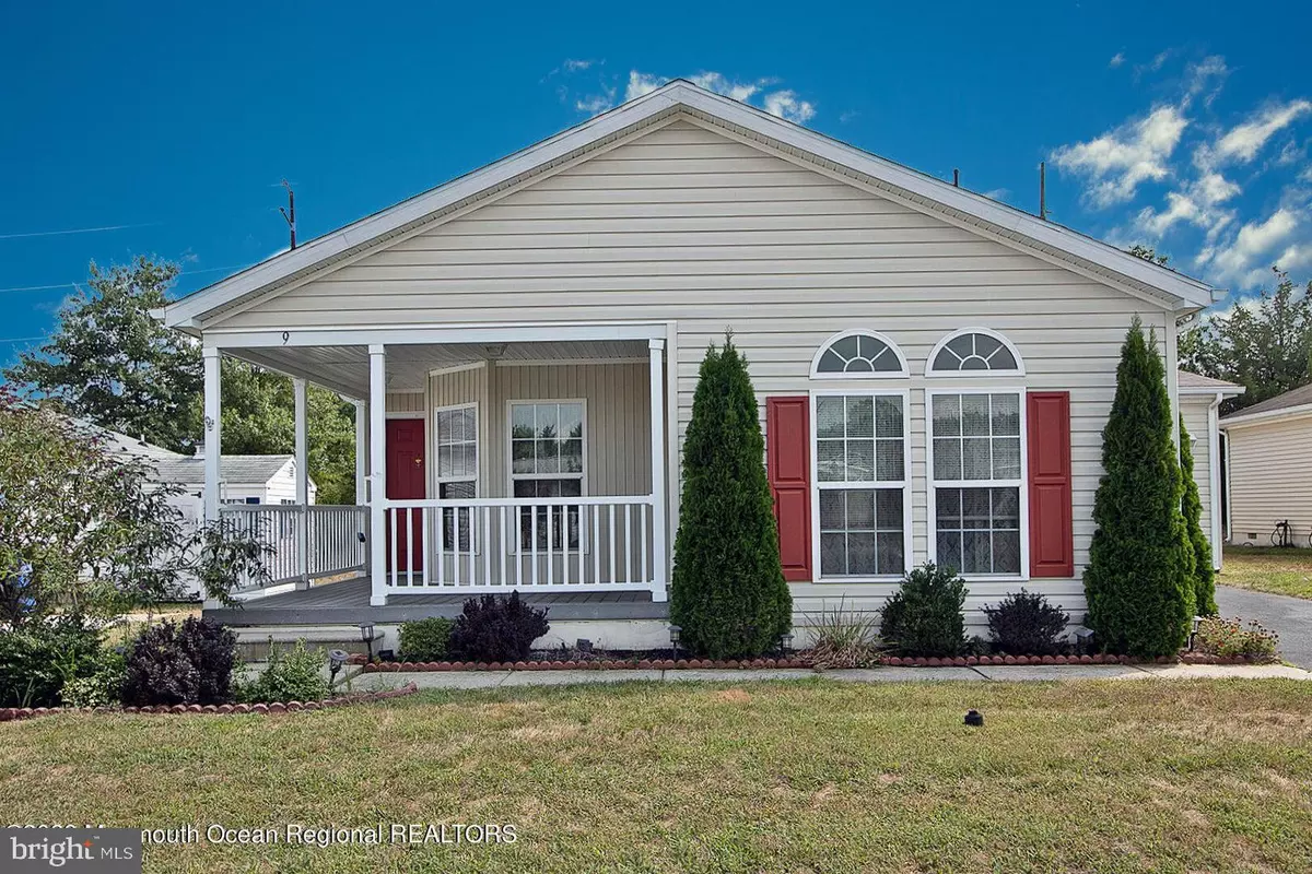 Manahawkin, NJ 08050,9 PINE GROVE AVE