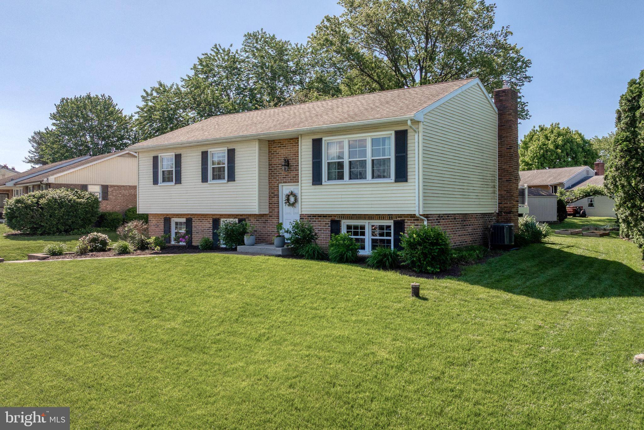 Lancaster, PA 17602,2436 ELLENDALE DR