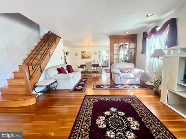 Philadelphia, PA 19126,417 66TH AVE