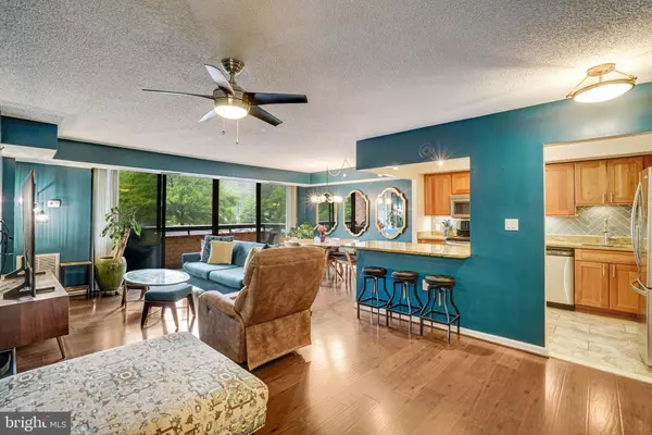 Falls Church, VA 22043,2230 GEORGE C MARSHALL DR #228
