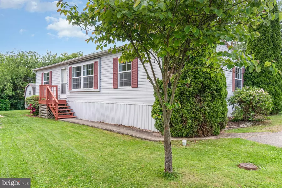 146 RUSTIC DR, Shippensburg, PA 17257