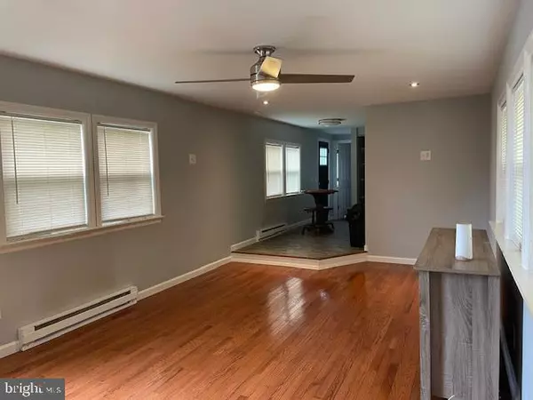 Pennsville, NJ 08070,1 VICTORY AVE #8