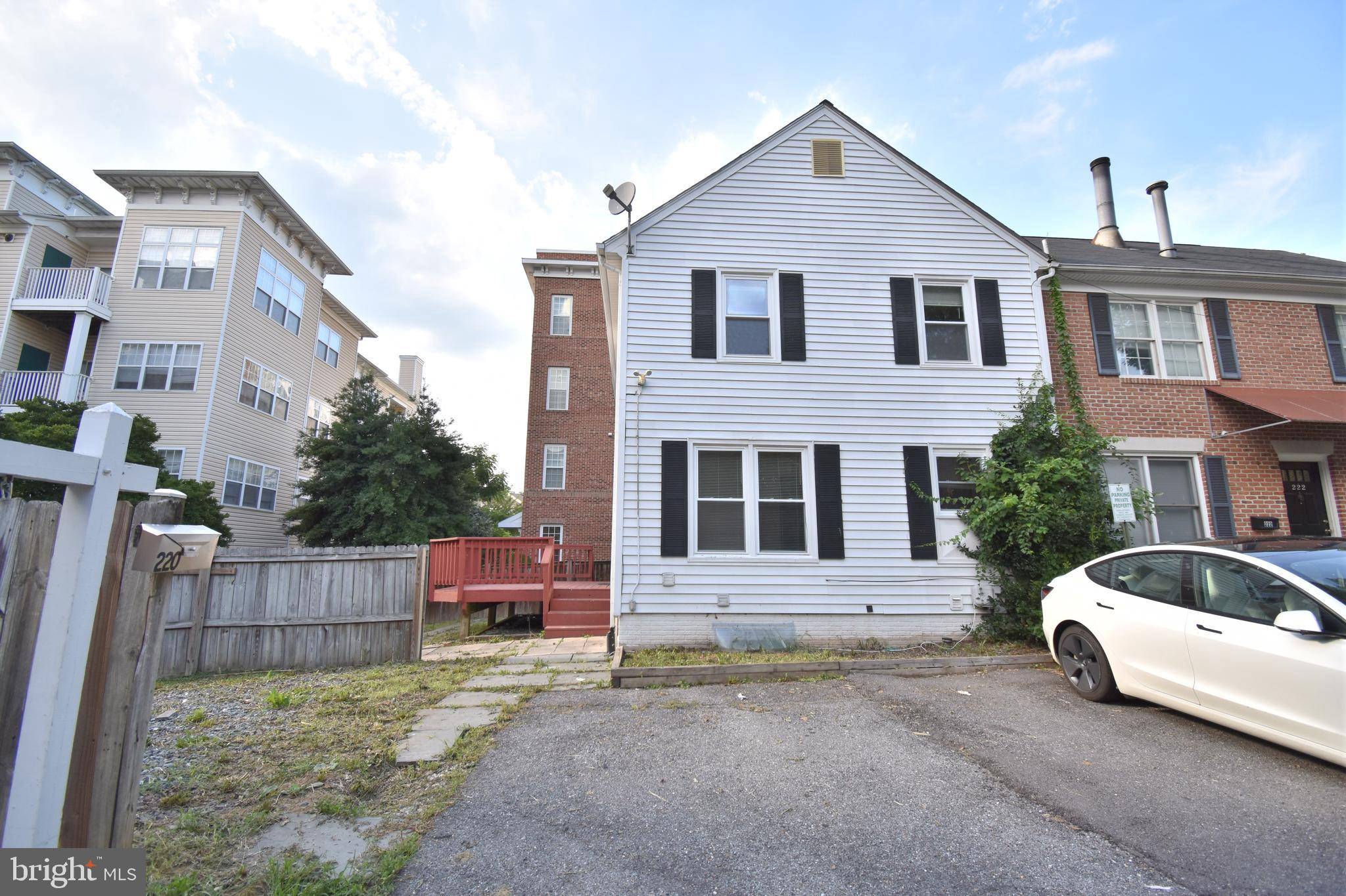 Gaithersburg, MD 20877,220 LEE ST