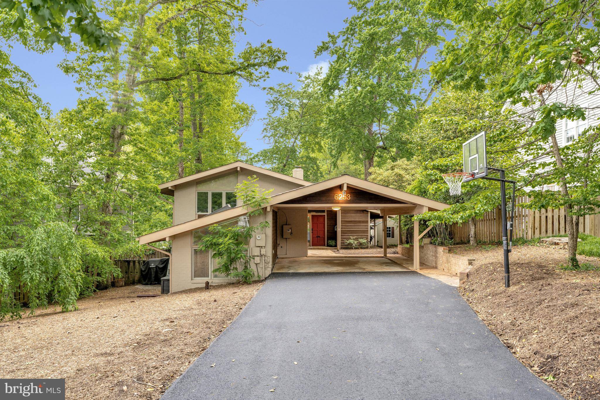 6253 N KENSINGTON ST, Mclean, VA 22101