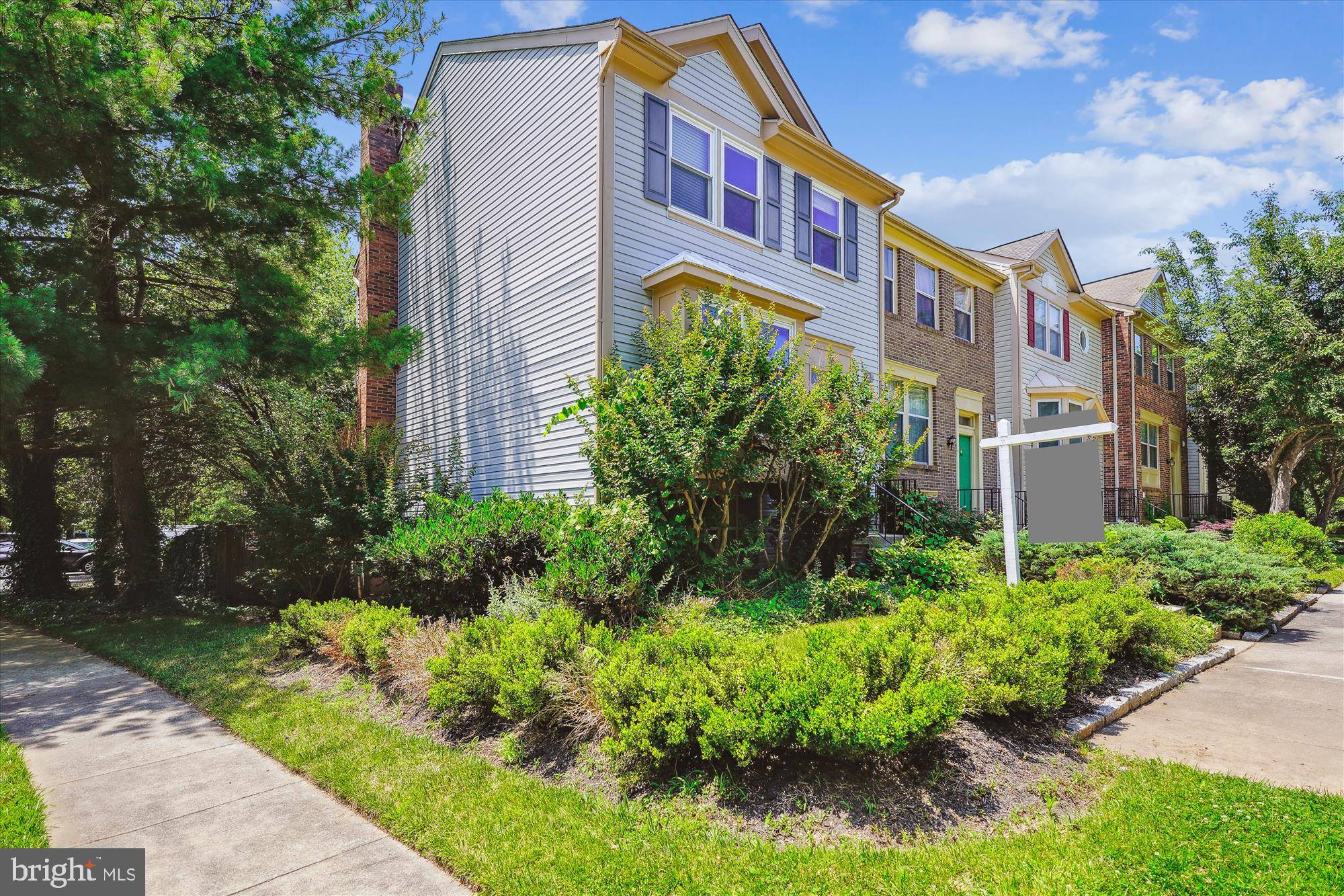 Gaithersburg, MD 20878,2 AUTUMN FLOWER LN