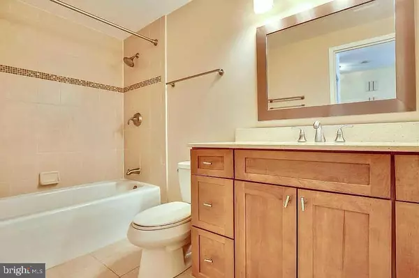 Arlington, VA 22202,1805 CRYSTAL DR #504S