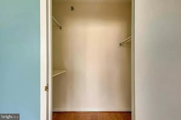 Arlington, VA 22202,1805 CRYSTAL DR #504S