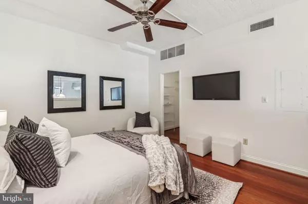 Philadelphia, PA 19103,2429 LOCUST ST #504